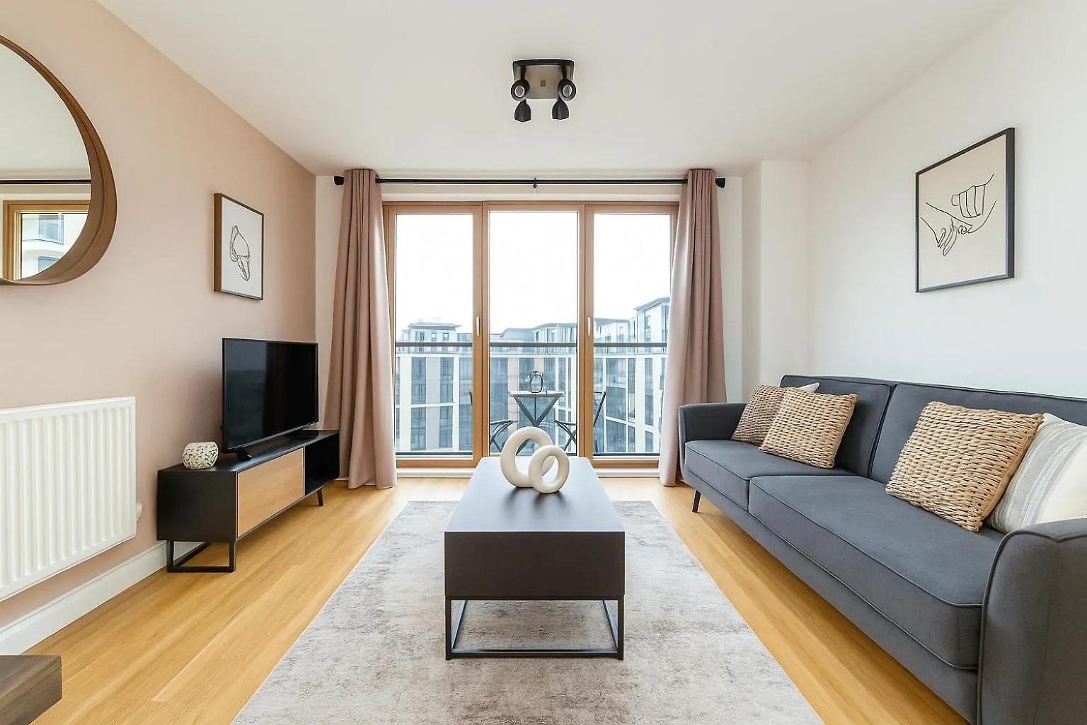 Fabulous Flat In Hester House London